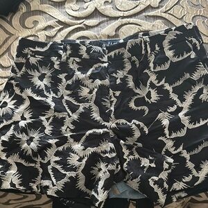 Banana Republic Black and Cream Patterned Shorts